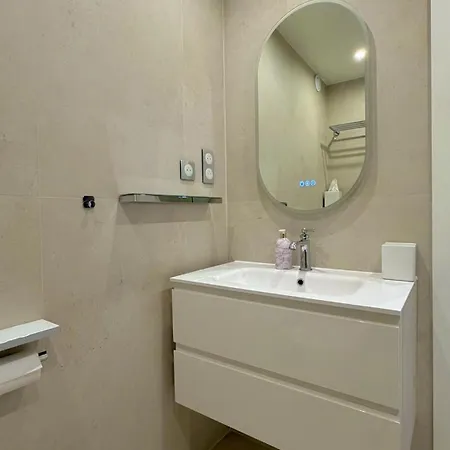 Lägenhet La Roya Luxury Near Pool Ac Parking Cannes