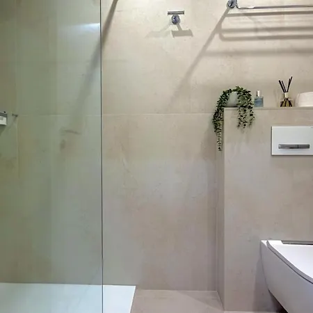 La Roya Luxury Near Pool Ac Parking Apartamento